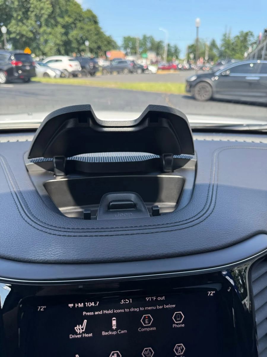 Used 2019 Jeep Cherokee Limited AWD/4WD image 25