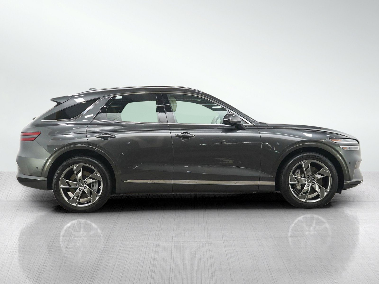 Used 2023 Genesis Electrified GV70 AWD/4WD image 6
