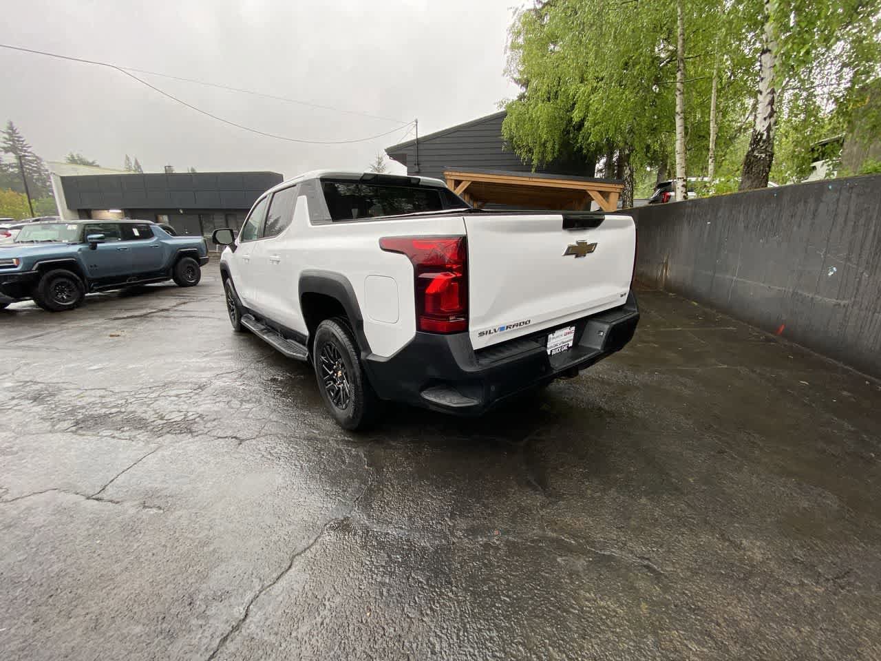 Used 2024 Chevrolet Silverado EV W/T AWD/4WD image 4