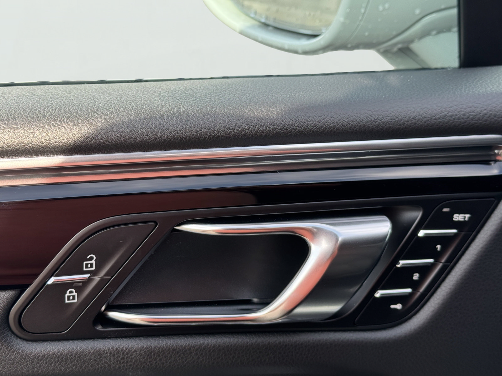 New 2025 Porsche Macan AWD/4WD image 22