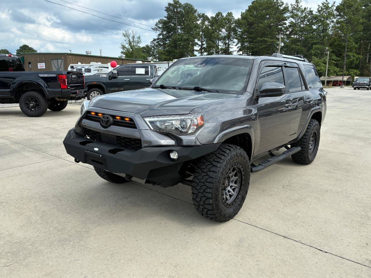 Used 2022 Toyota 4Runner SR5 AWD/4WD image 2