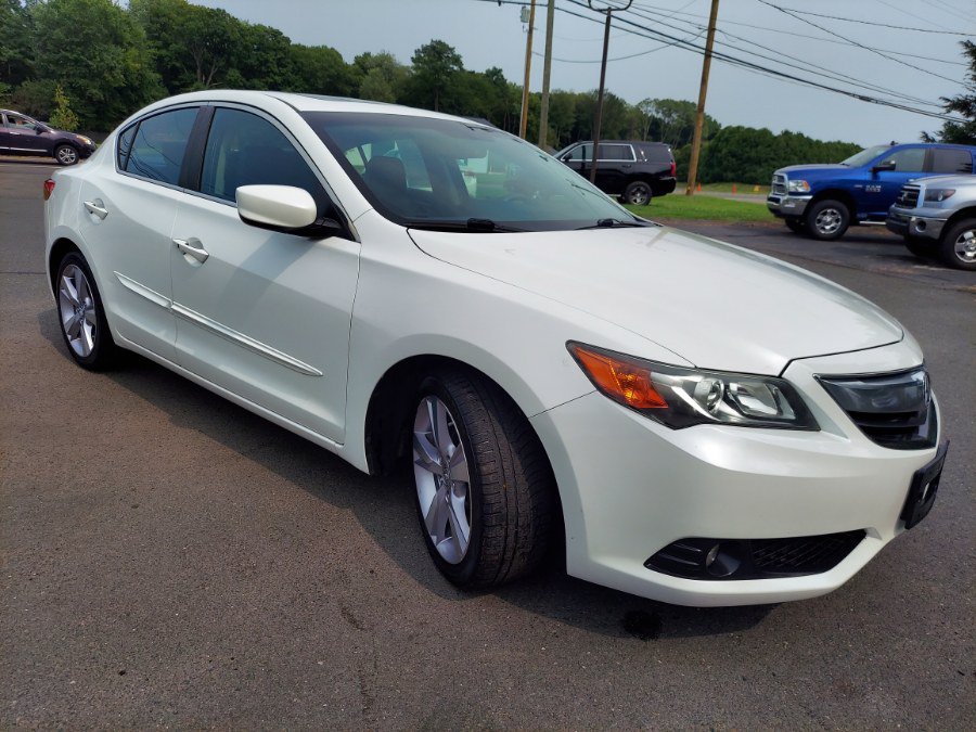 Used 2014 Acura ILX w/ Technology Package FWD image 3