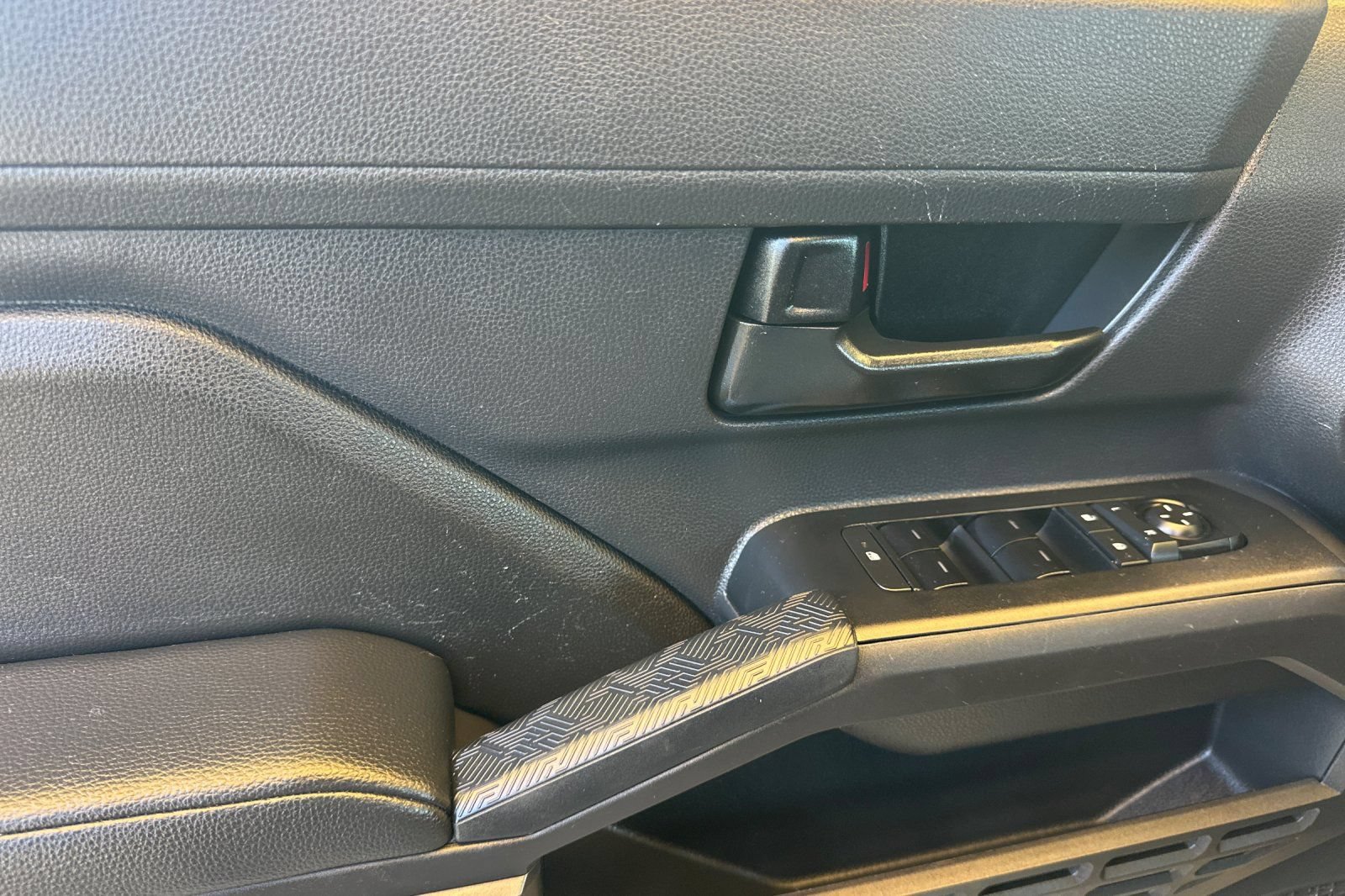 Used 2024 Toyota Tacoma SR5 AWD/4WD image 12