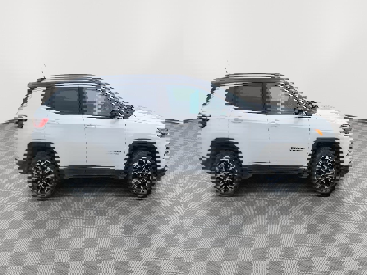 Used 2022 Jeep Compass Limited image 9