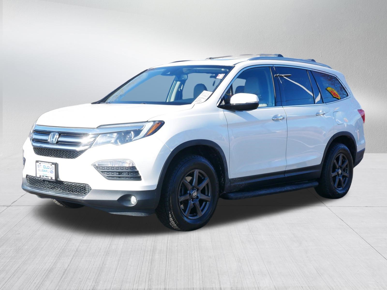 Used 2017 Honda Pilot Touring image 3