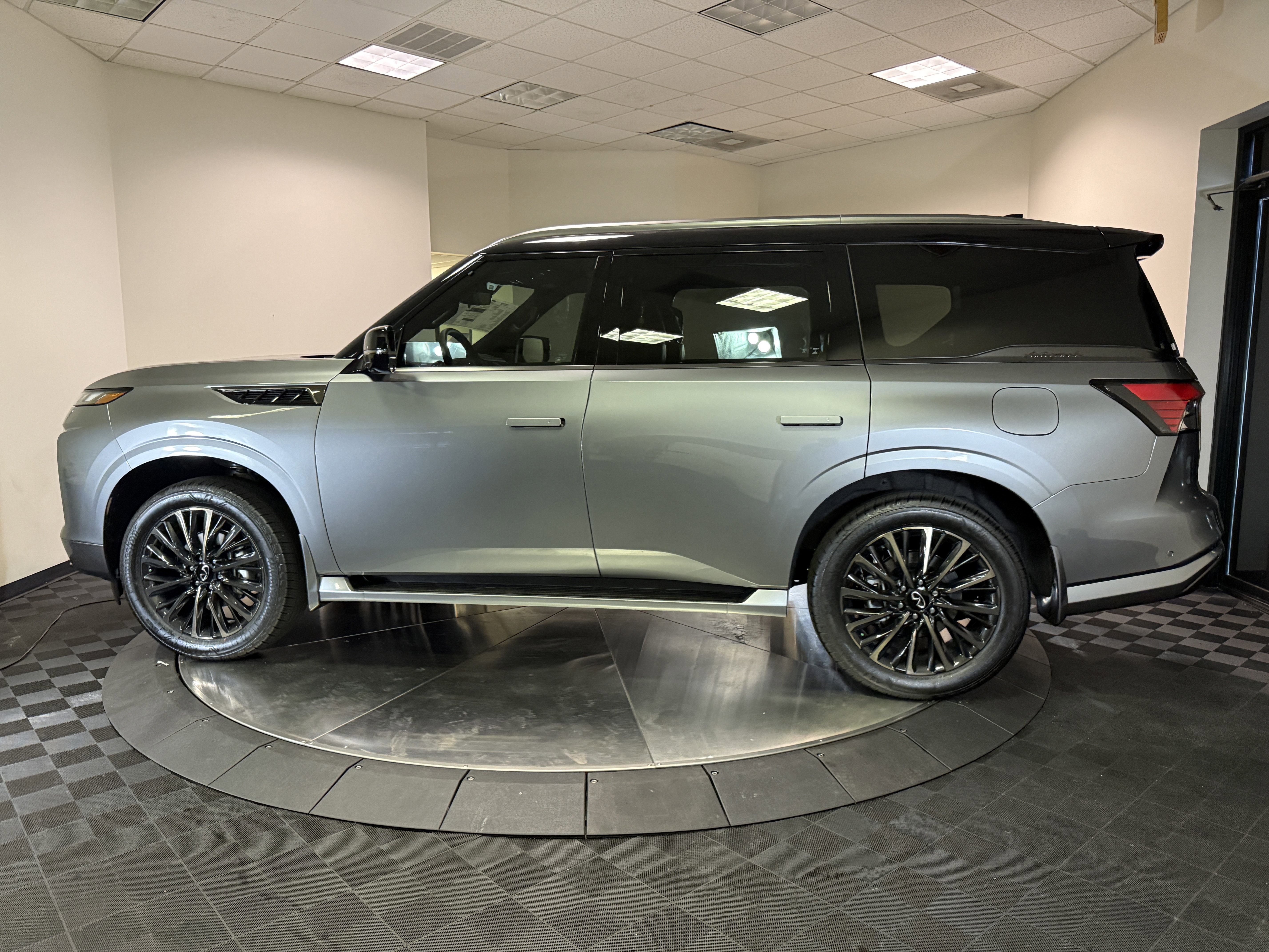 New 2026 INFINITI QX80 Autograph image 4