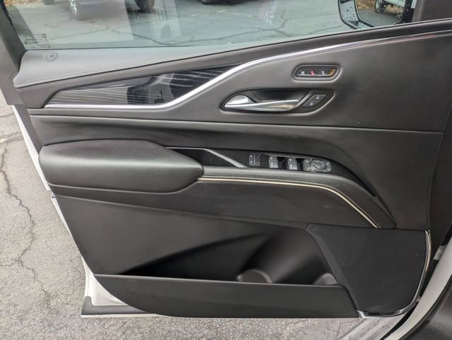 Used 2024 Cadillac Escalade V w/ LPO, ONYX Package image 11