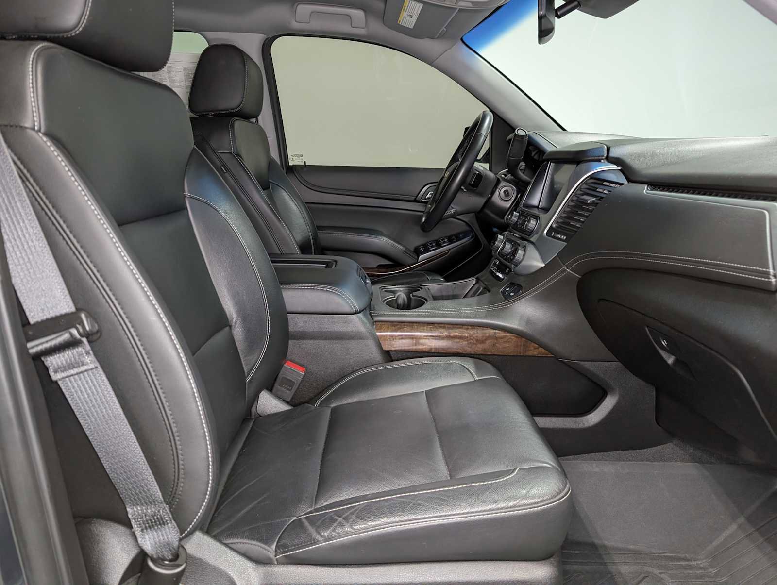Used 2019 Chevrolet Tahoe LT w/ RST Edition AWD/4WD image 40