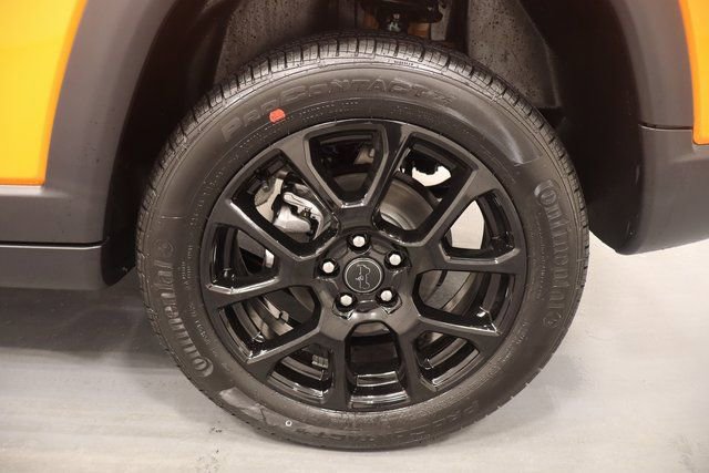 New 2026 Jeep Compass Latitude w/ Sun and Sound Group image 25