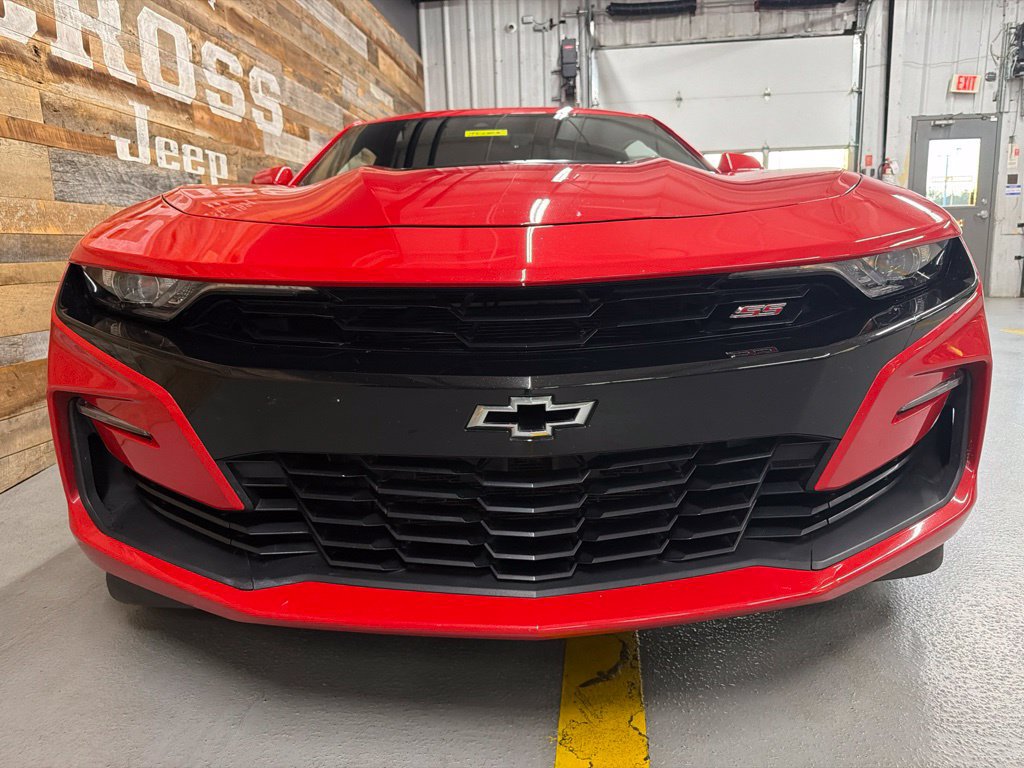 Used 2019 Chevrolet Camaro SS RWD image 4