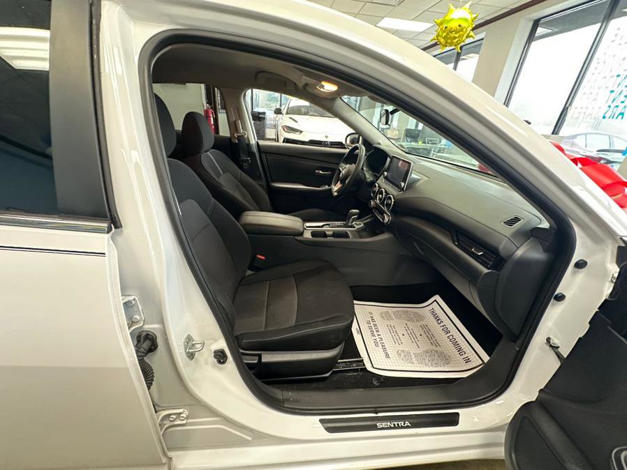 Used 2024 Nissan Sentra SV FWD image 29