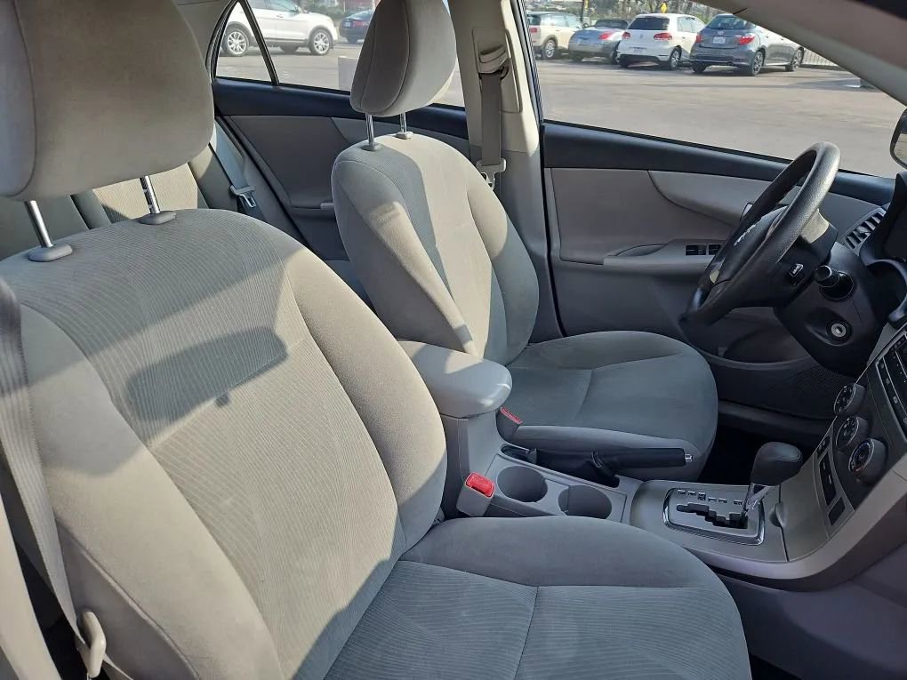 Used 2012 Toyota Corolla LE image 10