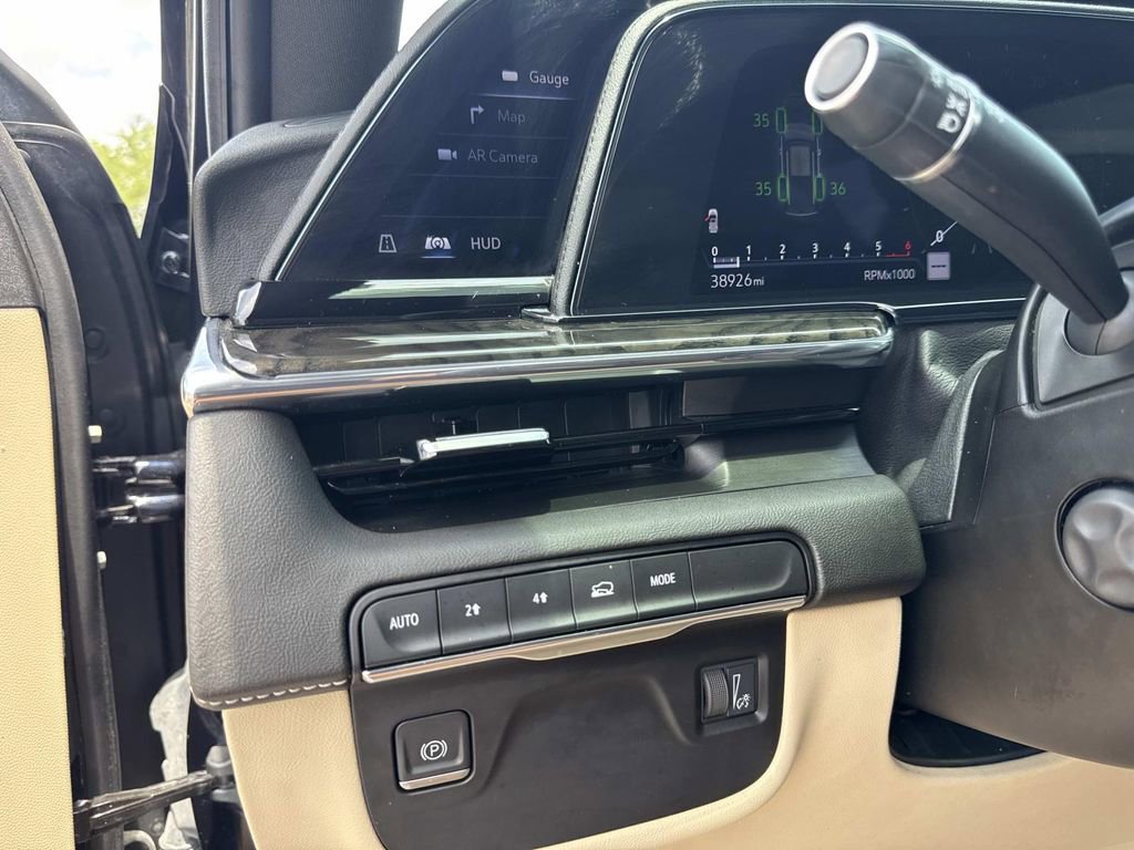 Used 2023 Cadillac Escalade Premium Luxury AWD/4WD image 32