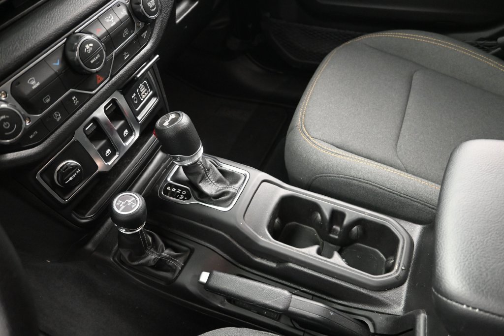 Used 2026 Jeep Wrangler Sport AWD/4WD image 13