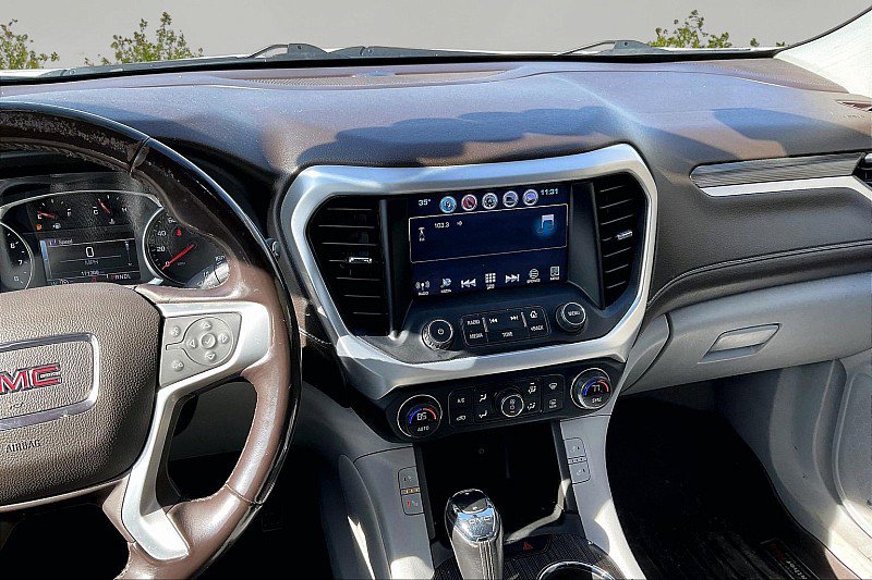 Used 2019 GMC Acadia SLT AWD/4WD image 9