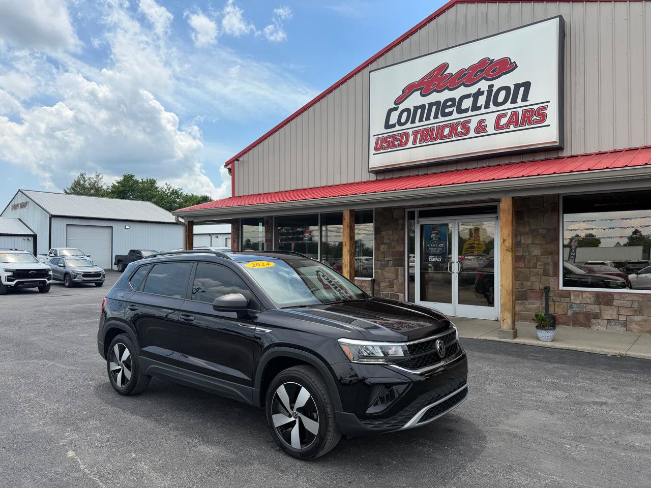Used 2024 Volkswagen Taos S AWD/4WD image 2