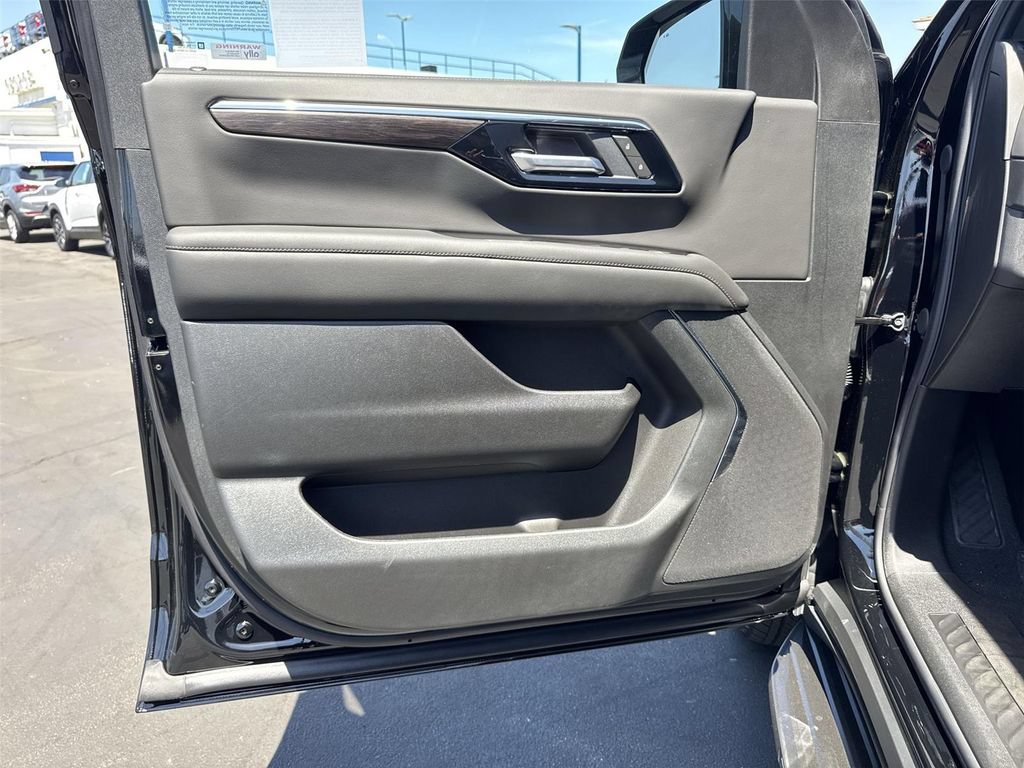 New 2026 Chevrolet Suburban LS RWD image 19