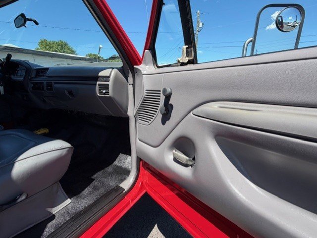 Used 1997 Ford F350 2WD Regular Cab image 17