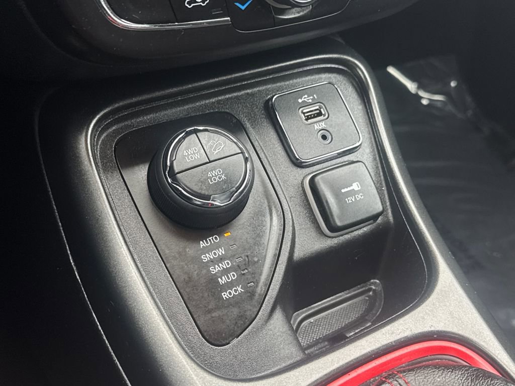 Used 2019 Jeep Compass Trailhawk image 24