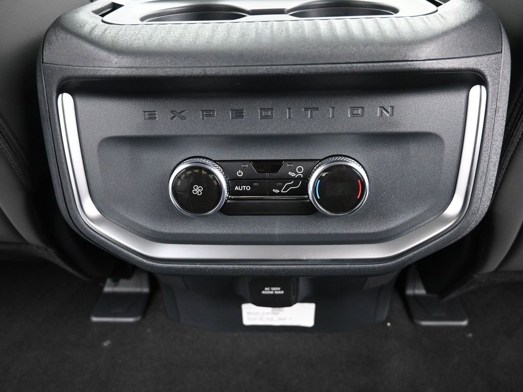 New 2025 Ford Expedition Active image 14