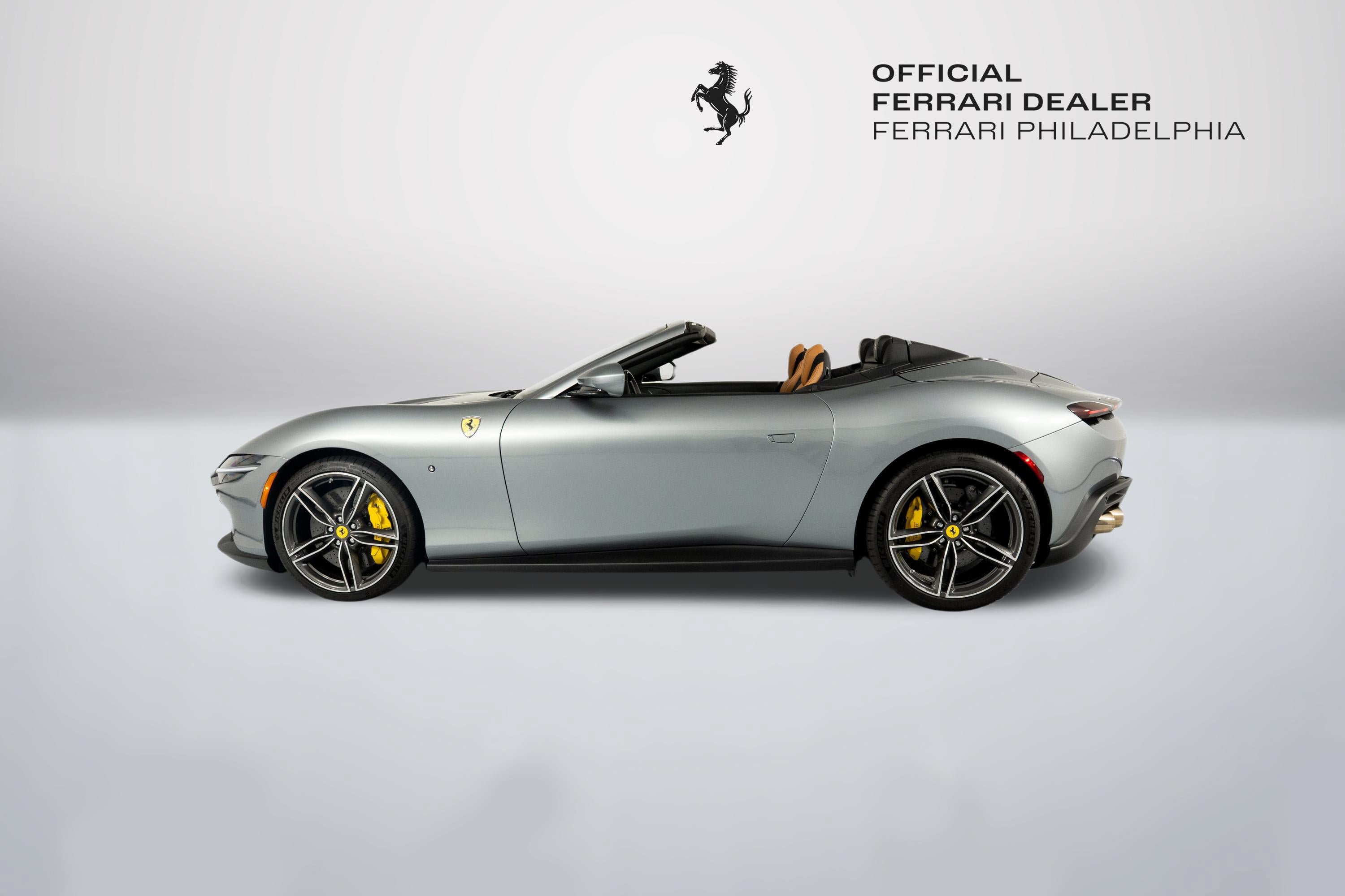 Certified 2025 Ferrari Roma Spider RWD image 5