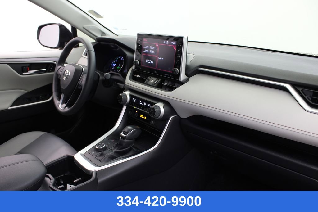 Used 2022 Toyota RAV4 XLE Premium image 24