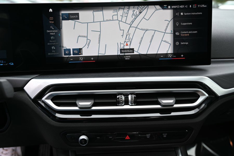 Used 2024 BMW 330e image 2
