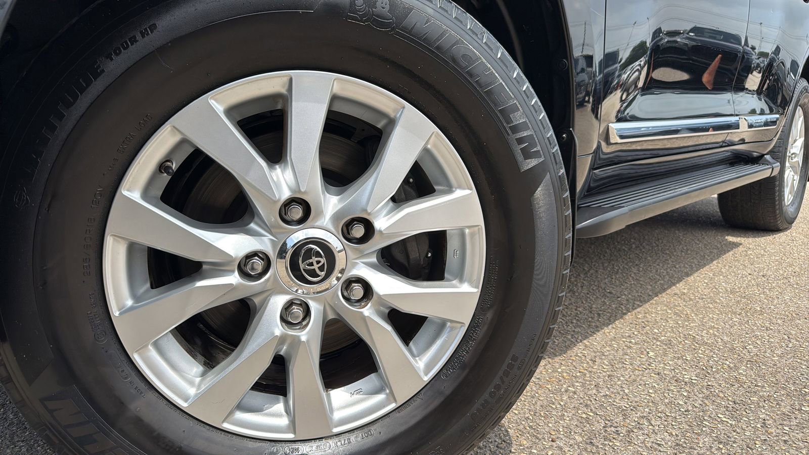 Used 2018 Toyota Land Cruiser AWD/4WD image 29