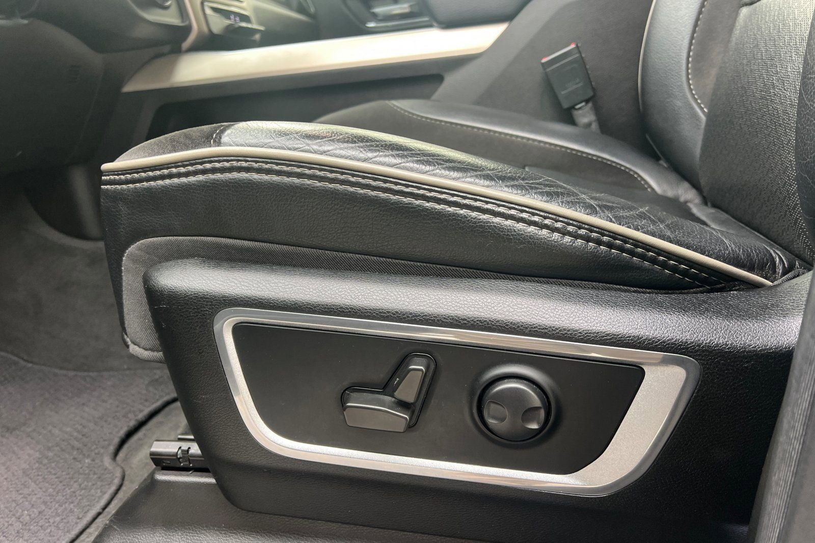 Used 2022 RAM 1500 Laramie image 14