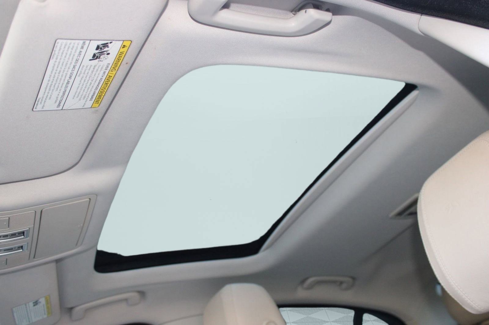 Used 2020 Jaguar XE S image 15