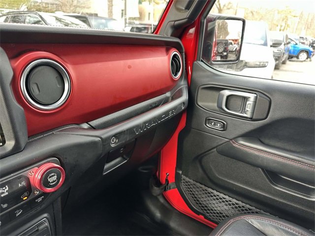 Certified 2018 Jeep Wrangler Unlimited Rubicon w/ Dual Top Group image 37