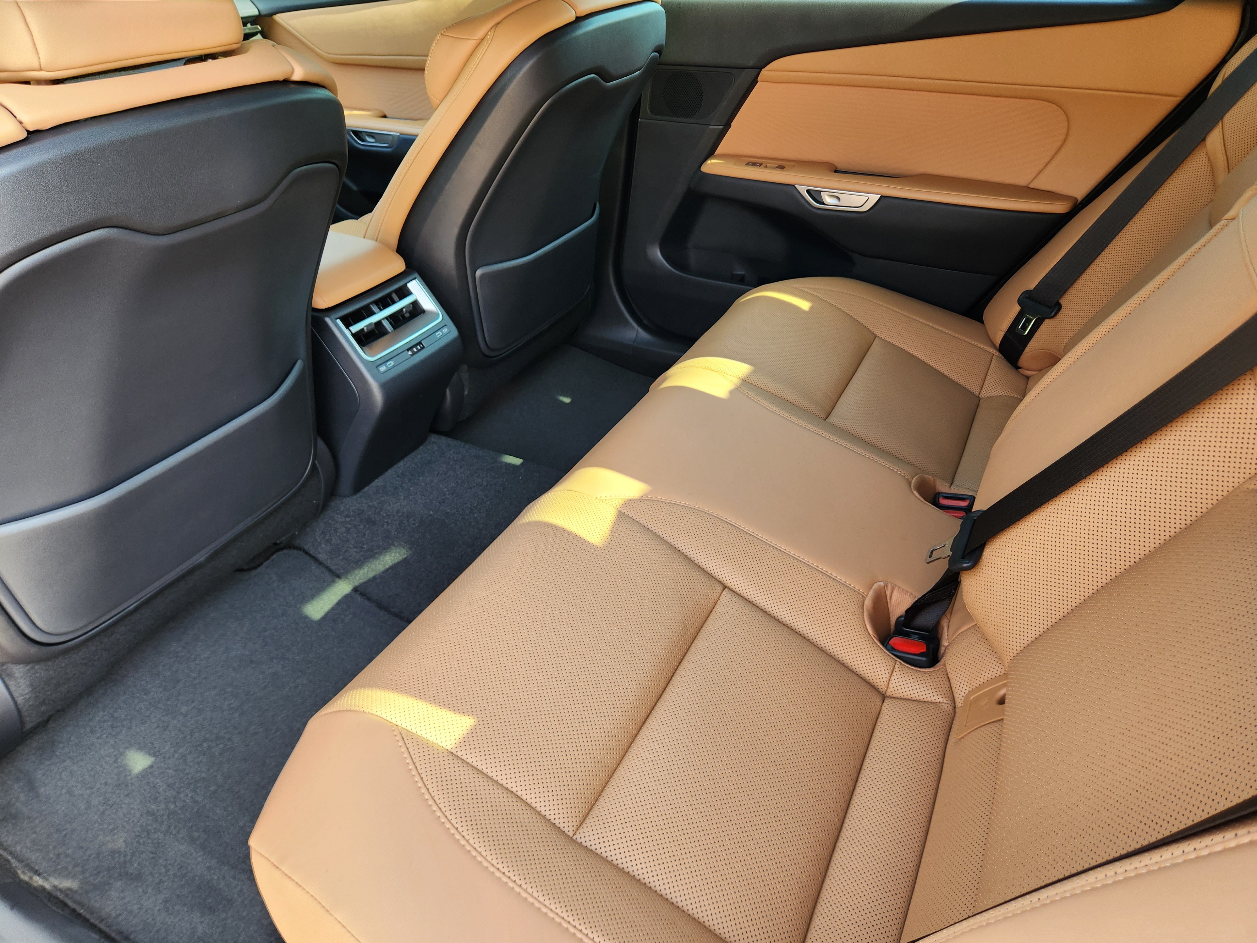 New 2026 Lexus ES 350e FWD image 25