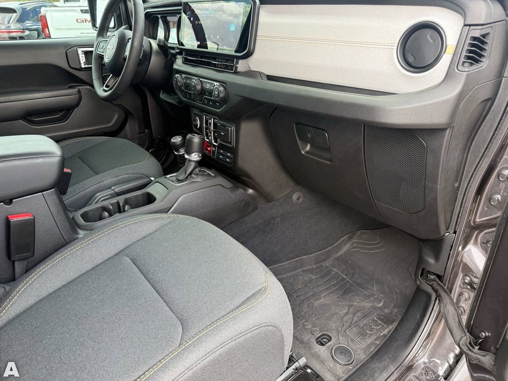 Used 2025 Jeep Wrangler Willys image 29