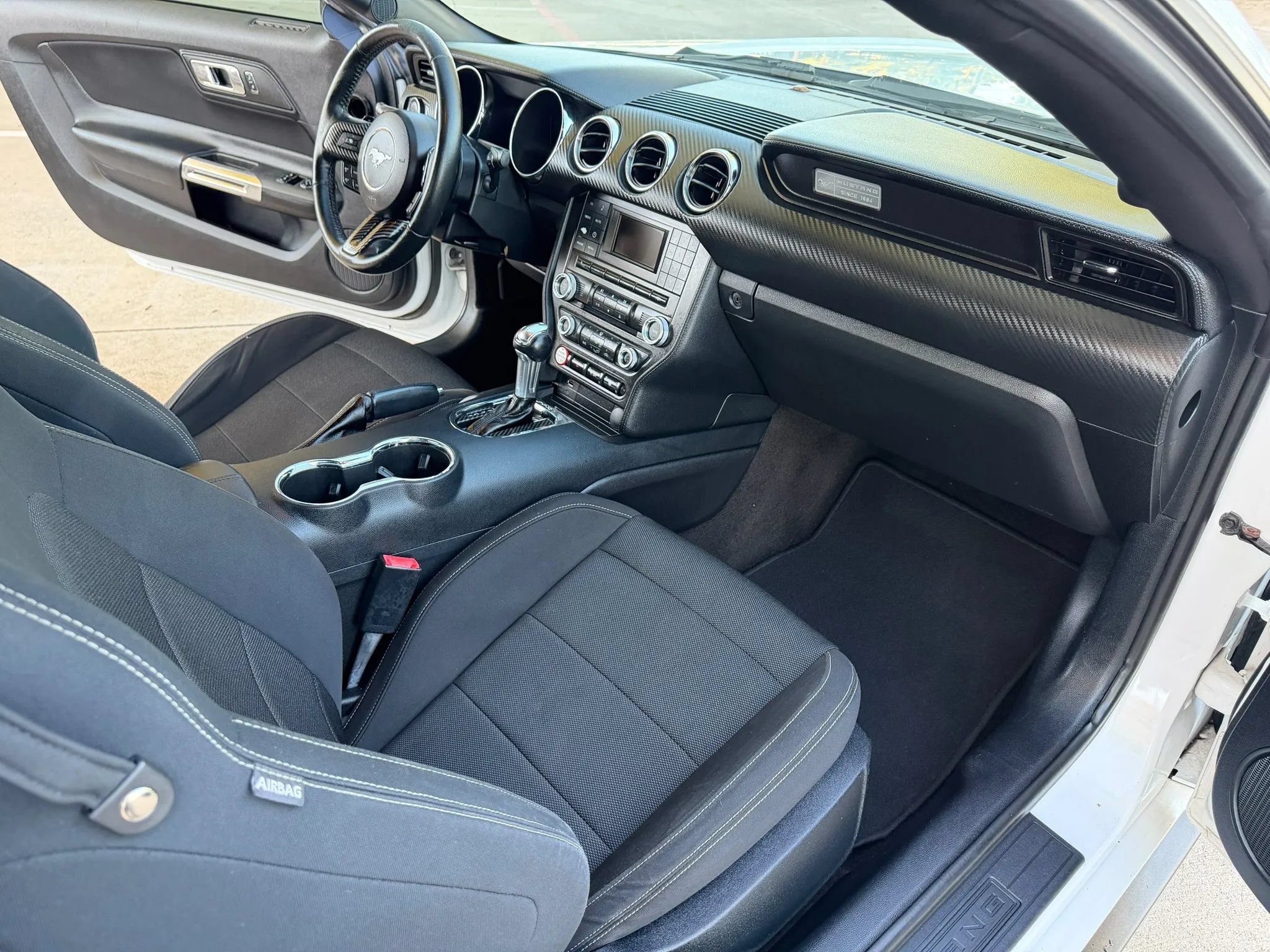 Used 2016 Ford Mustang Coupe RWD image 17