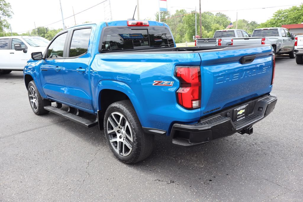 Used 2023 Chevrolet Colorado Z71 w/ Z71 Convenience Package 2 AWD/4WD image 3