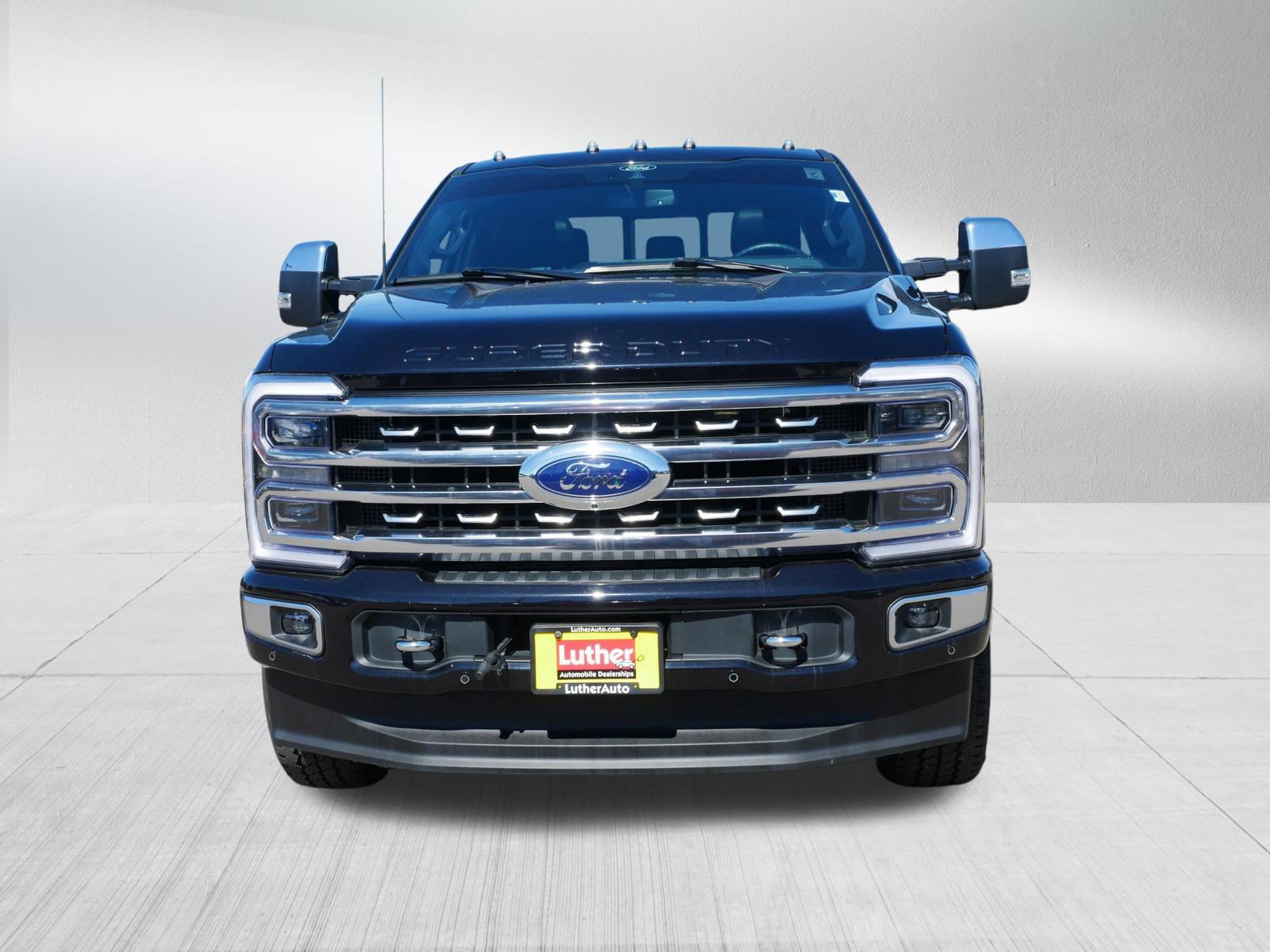 Used 2024 Ford F350 Platinum w/ FX4 Off-Road Package image 2