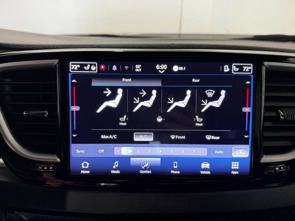 Used 2025 Chrysler Pacifica Select FWD image 35