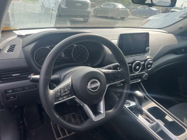 Used 2024 Nissan Sentra SV FWD image 6