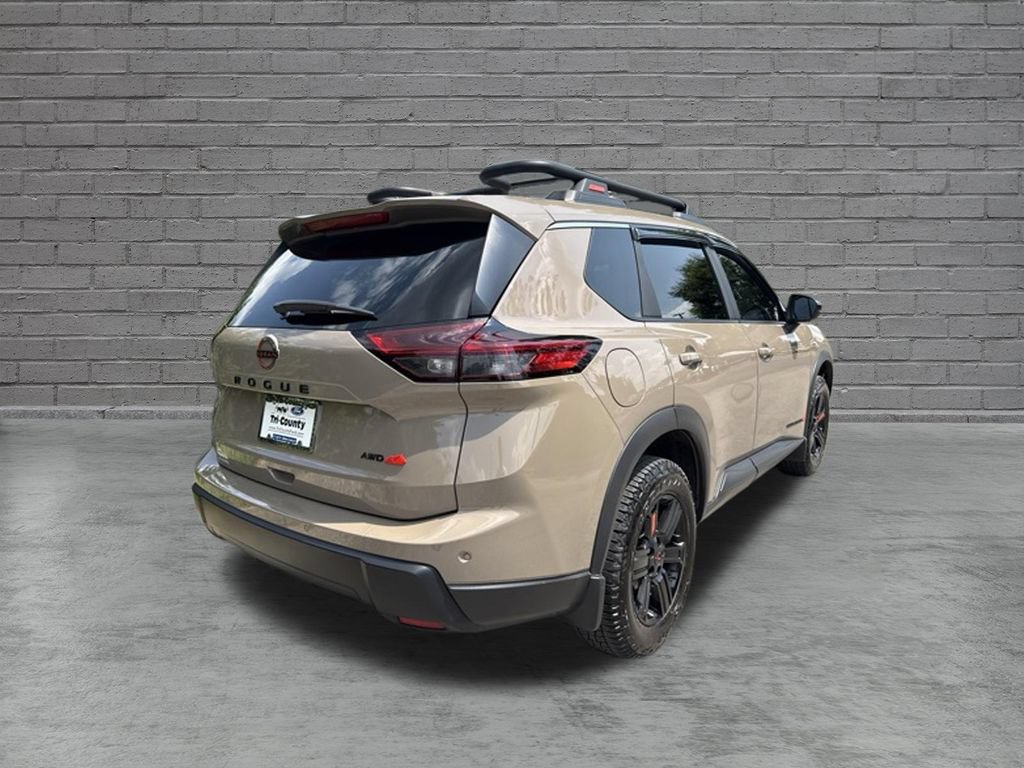 Used 2025 Nissan Rogue SV w/ Rock Creek Premium Package AWD/4WD image 7