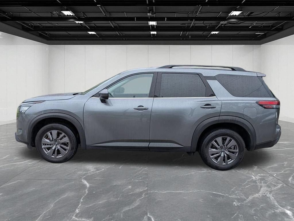 Used 2025 Nissan Pathfinder SV AWD/4WD image 3