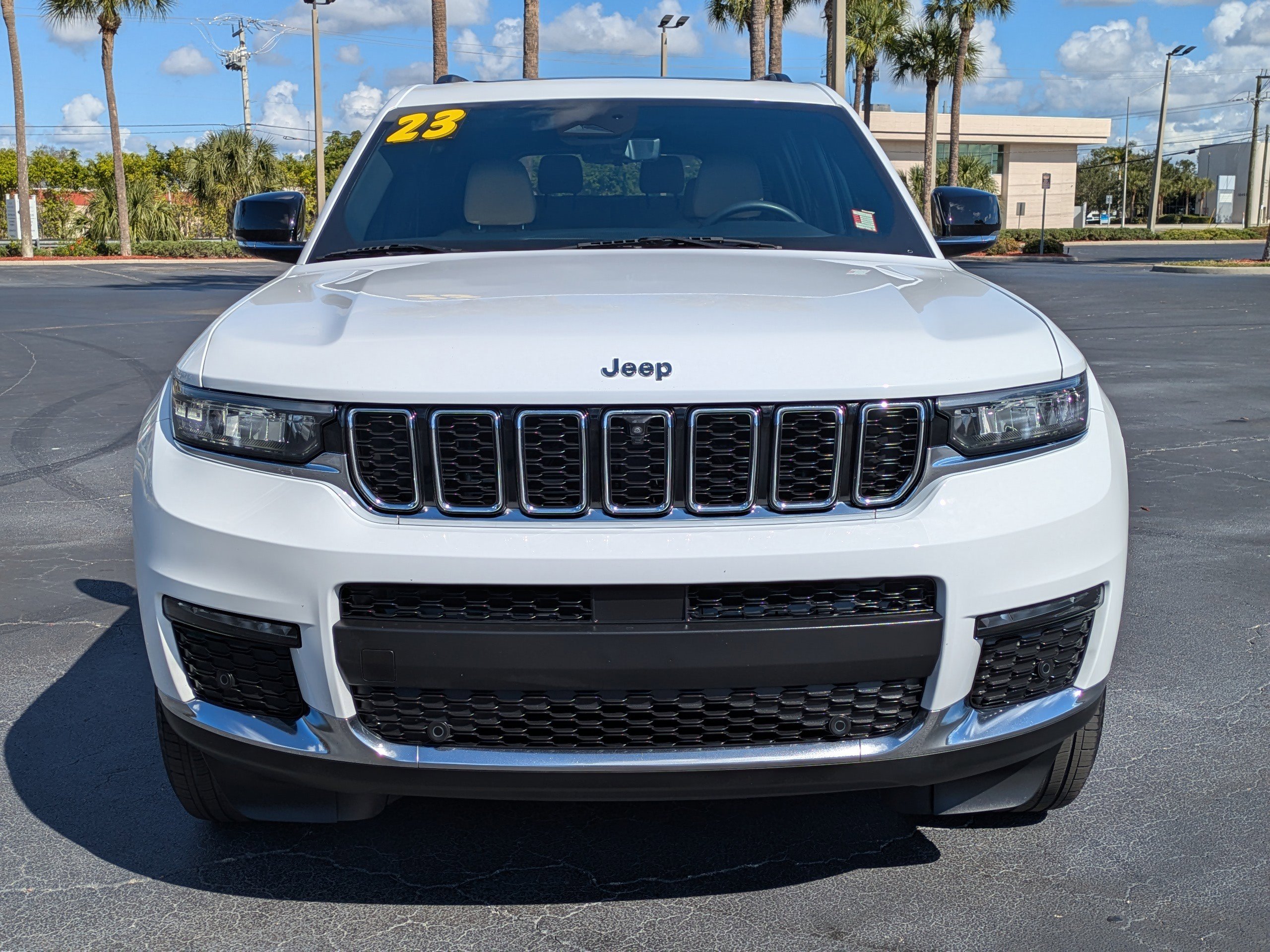 Used 2023 Jeep Grand Cherokee L Limited w/ Luxury Tech Group II image 8