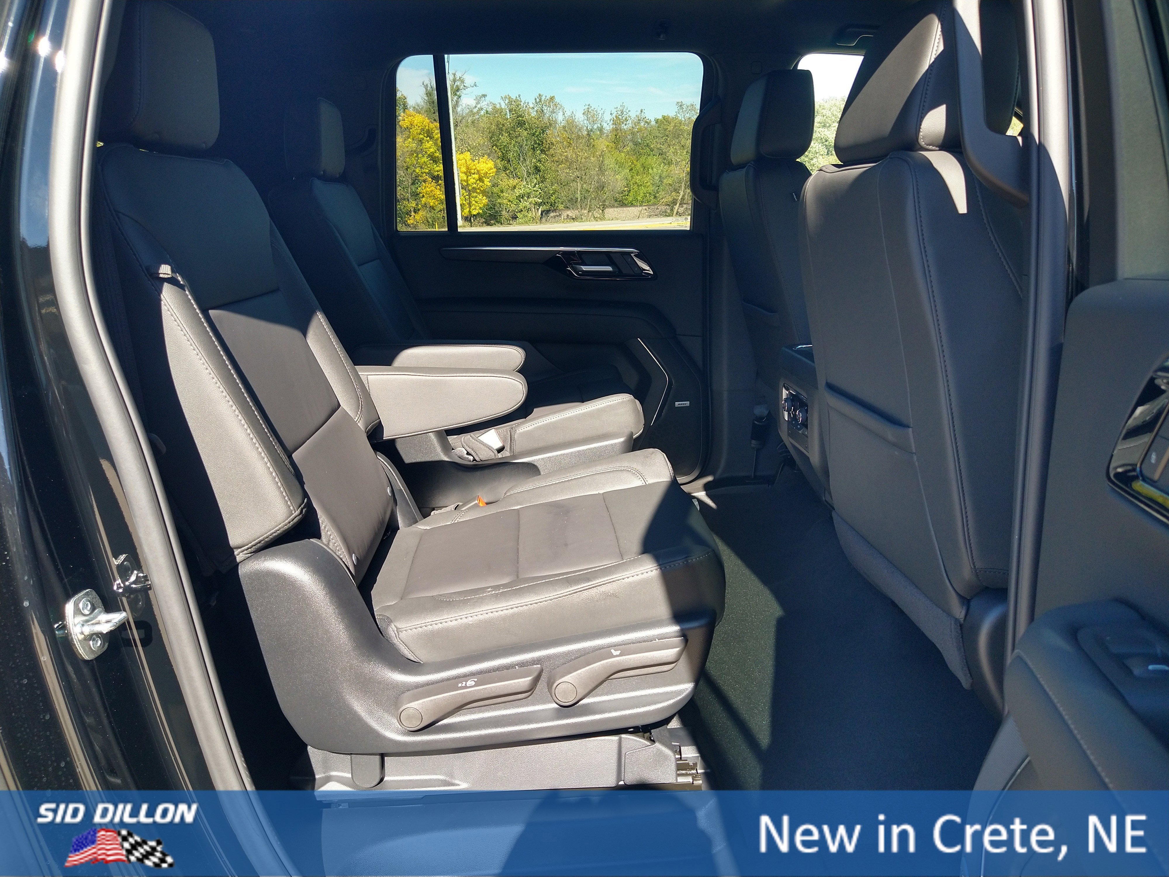 New 2026 Chevrolet Suburban Z71 image 6