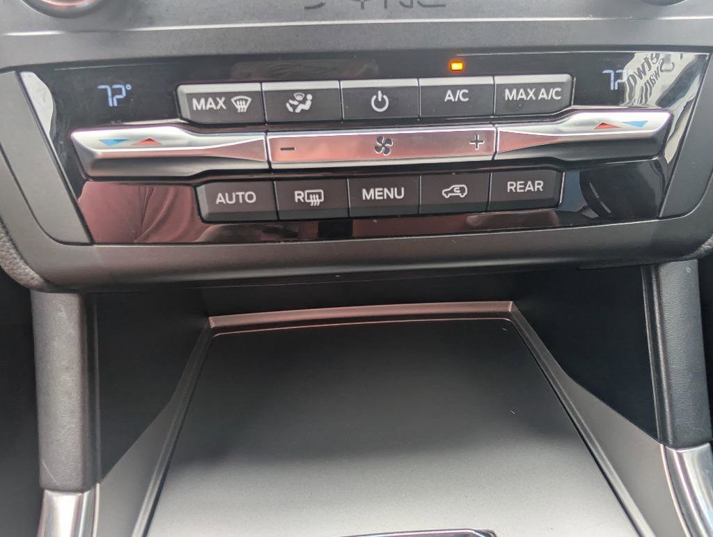 Used 2020 Ford Explorer XLT w/ Equipment Group 202A AWD/4WD image 33