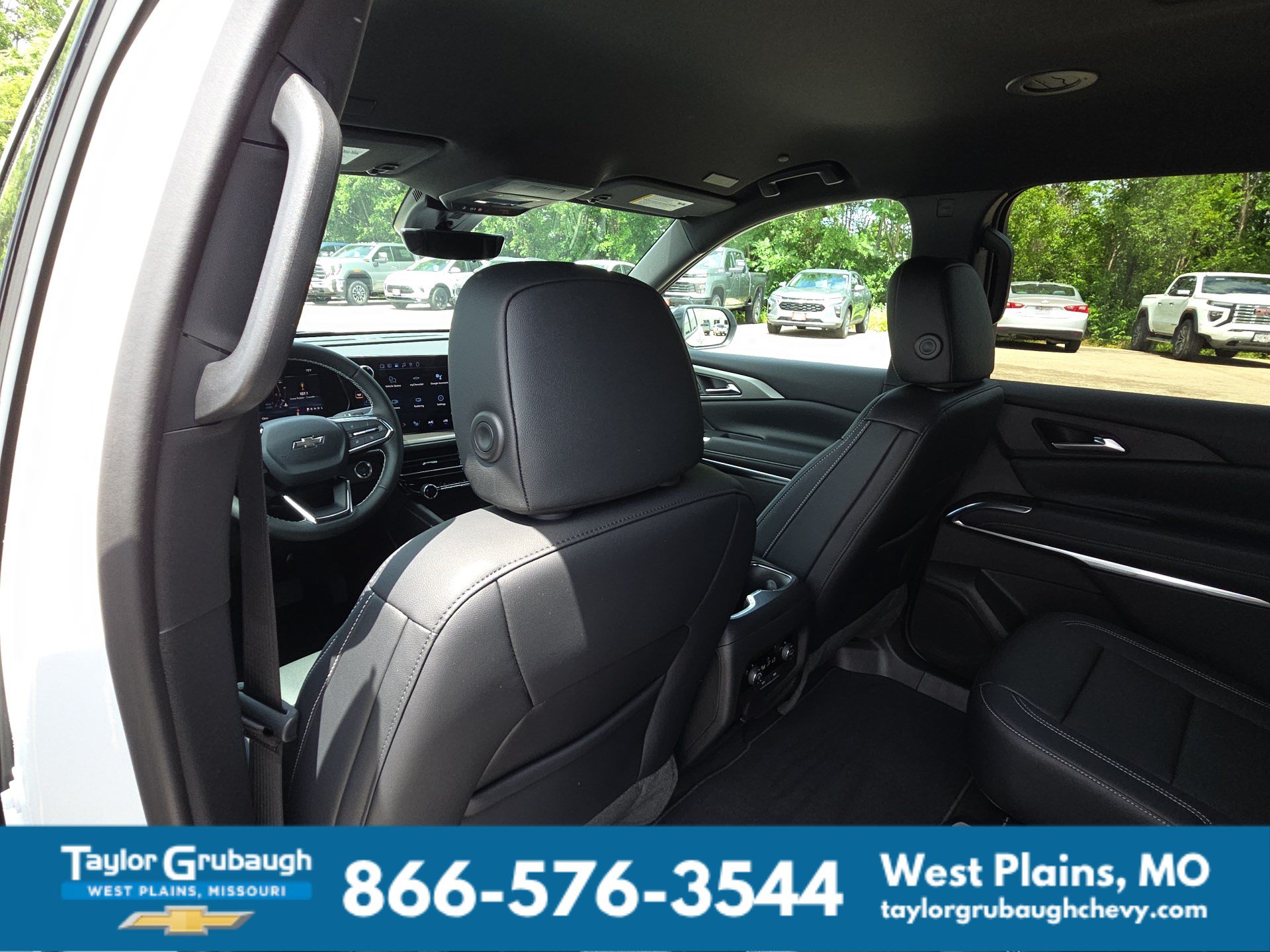 New 2026 Chevrolet Traverse LT w/ Midnight/Sport Edition FWD image 27