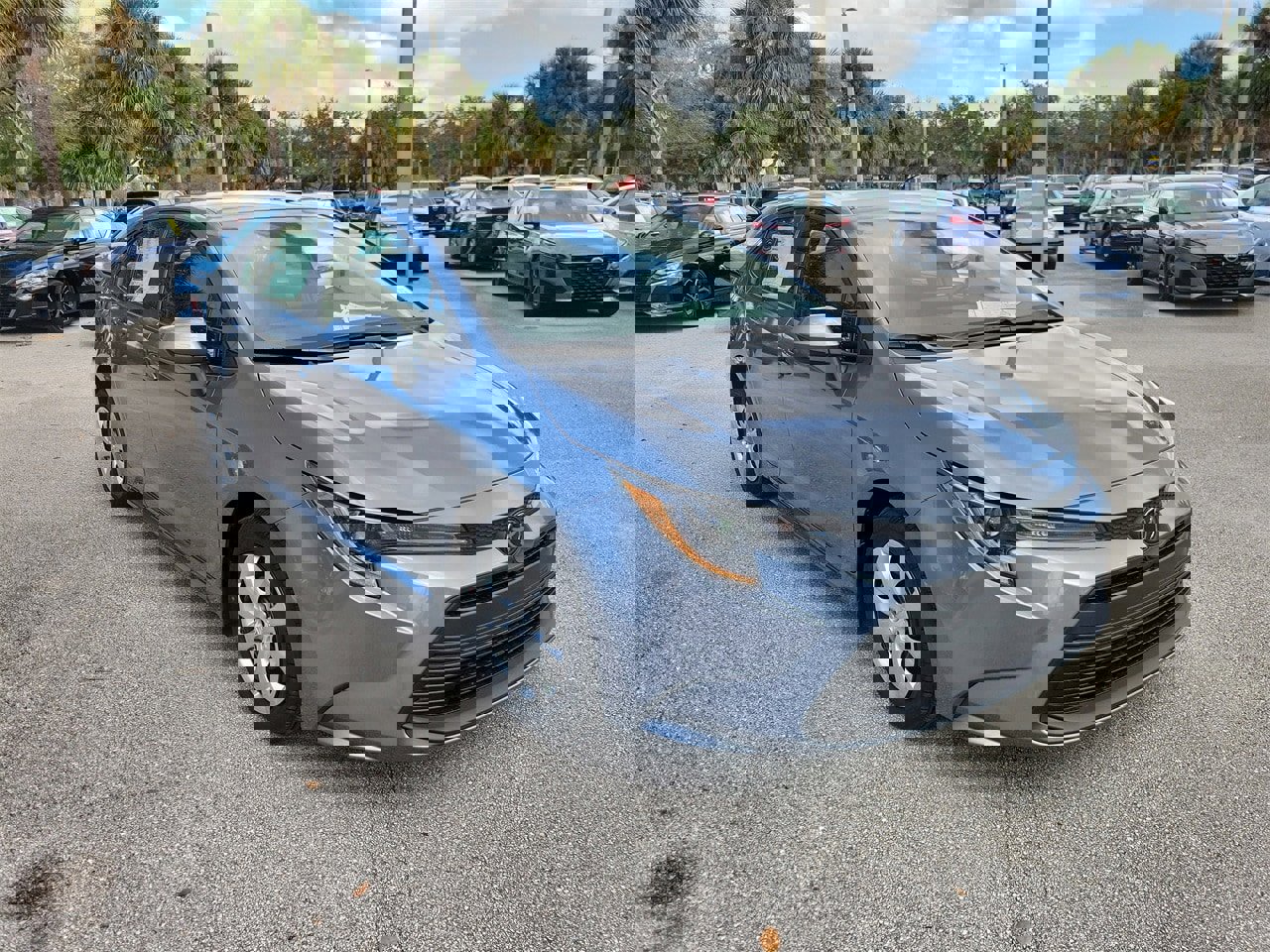 Used 2026 Toyota Corolla LE image 2