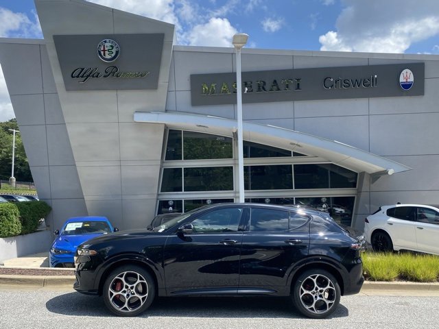 New 2025 Alfa Romeo Tonale w/ Premium Package image 8