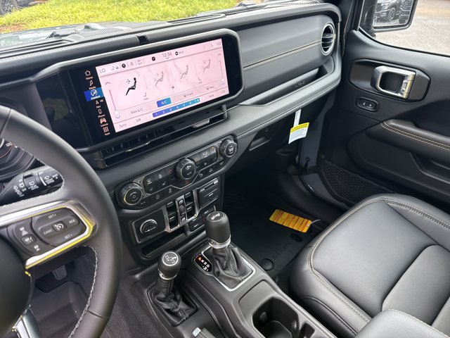 New 2026 Jeep Wrangler Unlimited Sahara AWD/4WD image 26