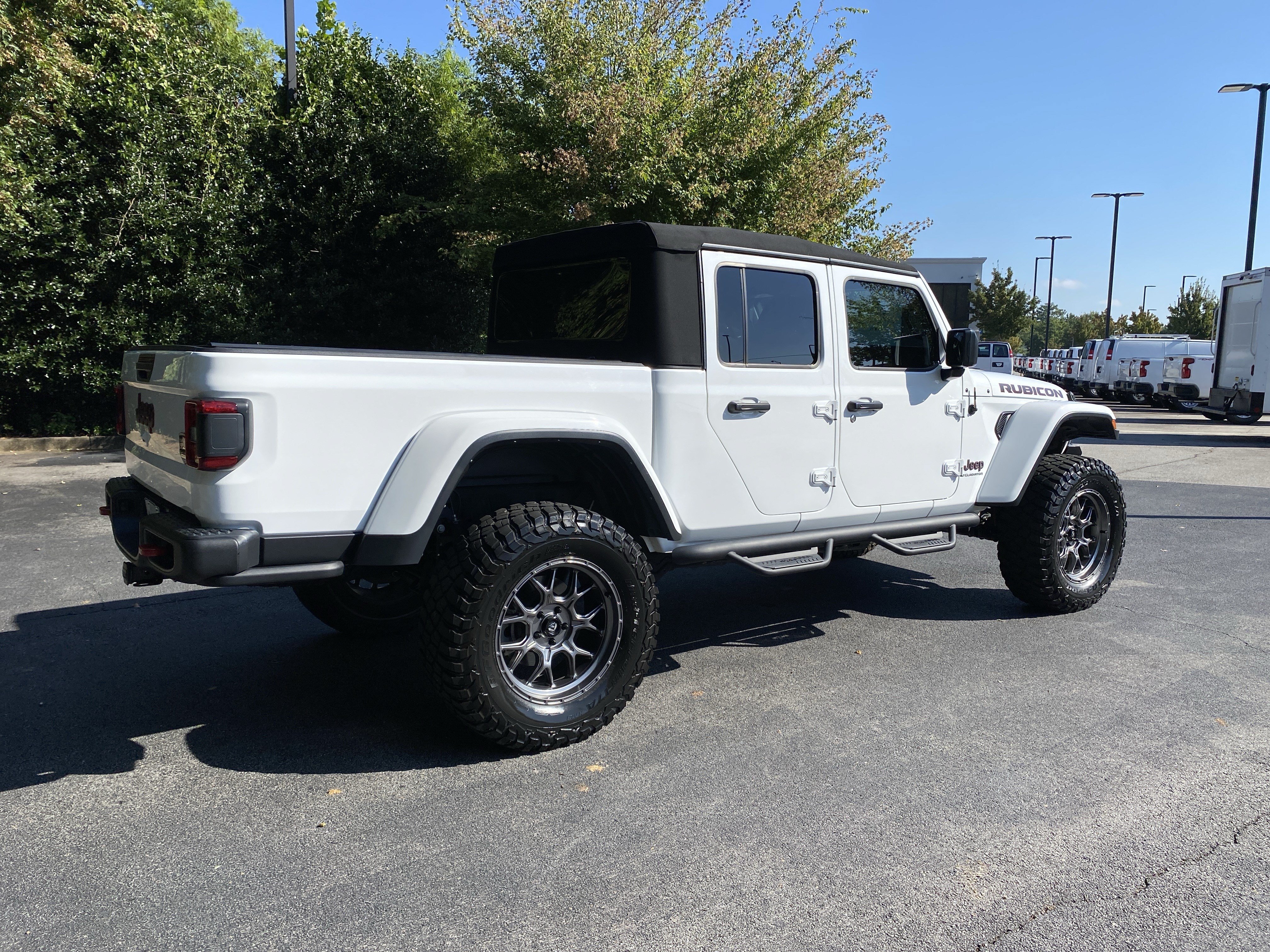 Used 2023 Jeep Gladiator Rubicon w/ LED Lighting Group AWD/4WD image 9