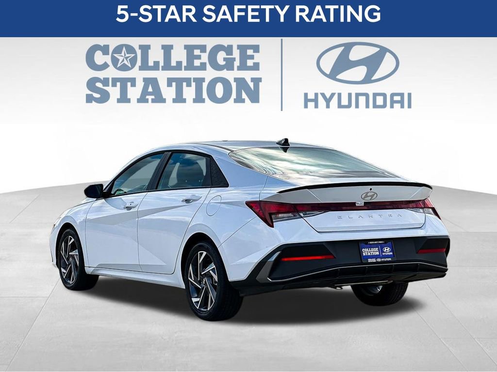 Used 2025 Hyundai Elantra Sport w/ Cargo Package image 8