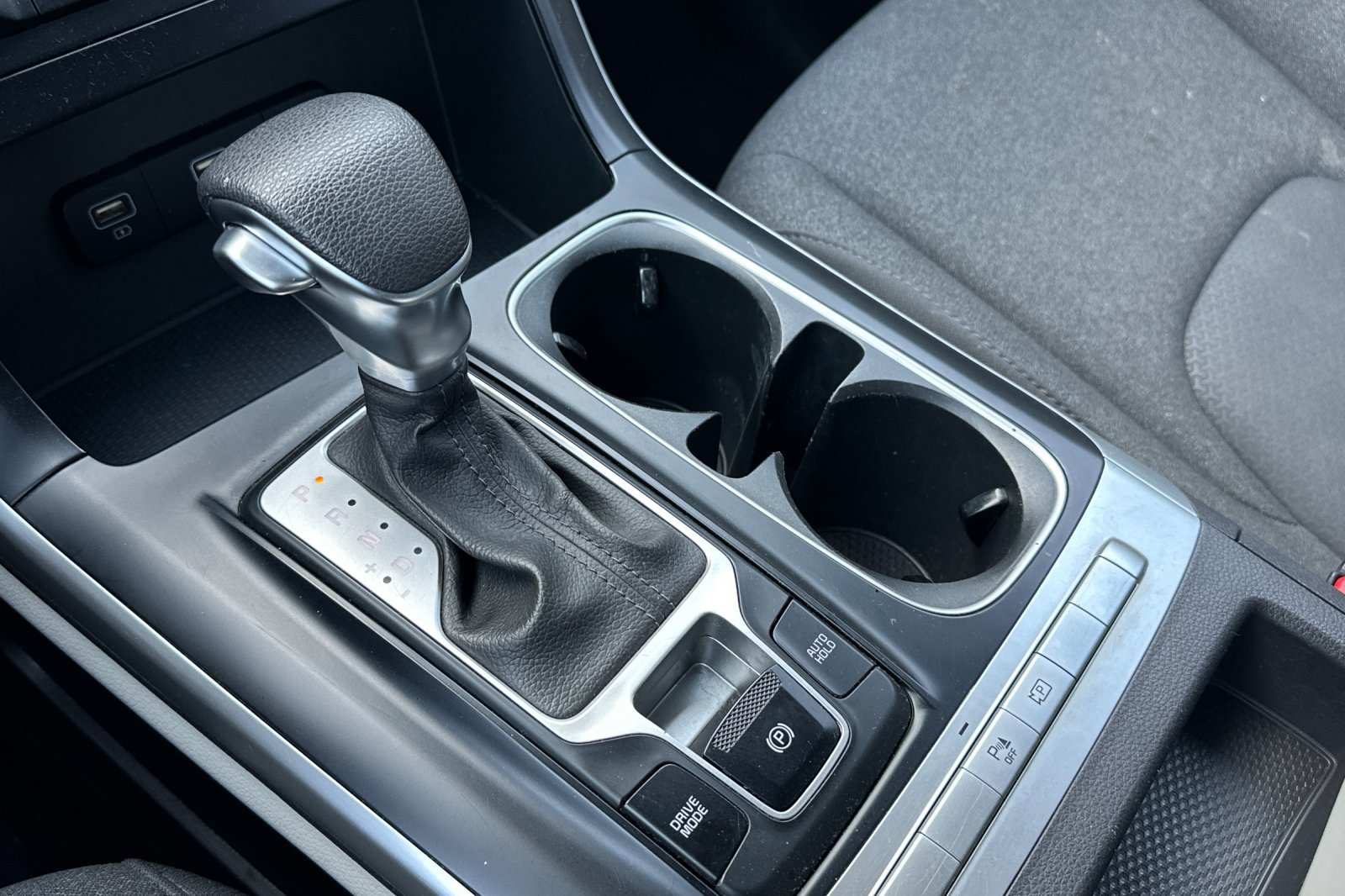 Used 2022 Kia Carnival LX image 22